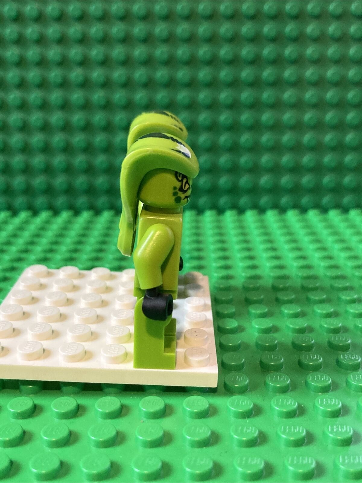 LEGO Minifigure Lasha njo051 and njo497