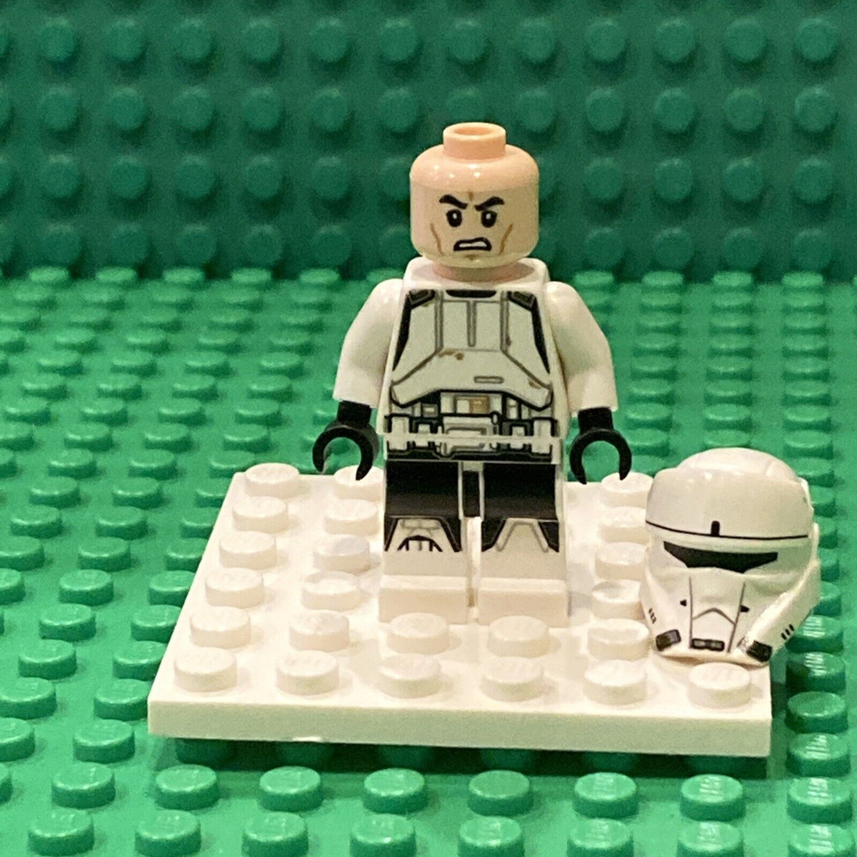 LEGO MInifigure Star Wars SW0795 Imperial Hovertank Pilot, Rogue One (2016)