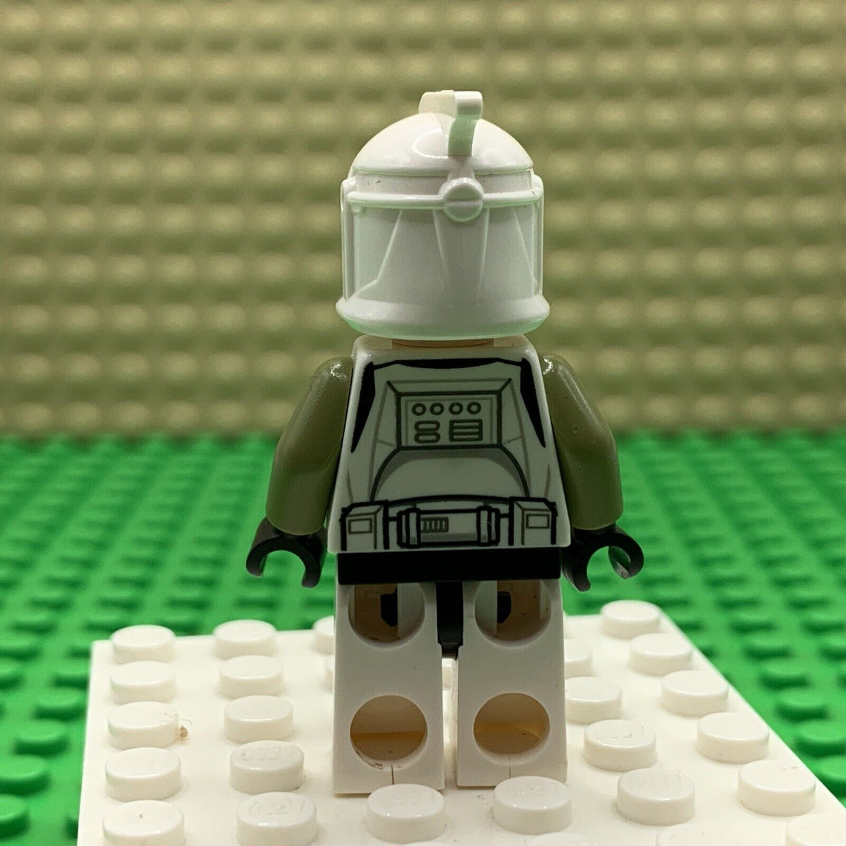 LEGO Star Wars Clone Trooper Sergeant Minifigure Olive Green sw0438 75000