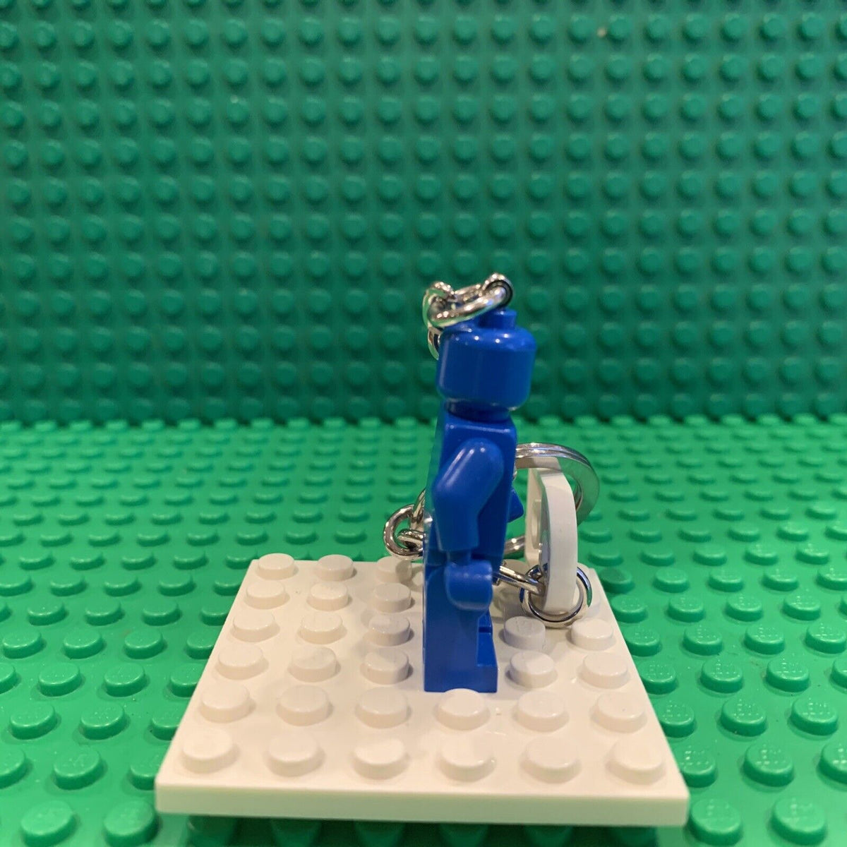Lego VIP BLUE Minifigure Keychain VIP Exclusive Guy 854090 6339348 NWT Minifig