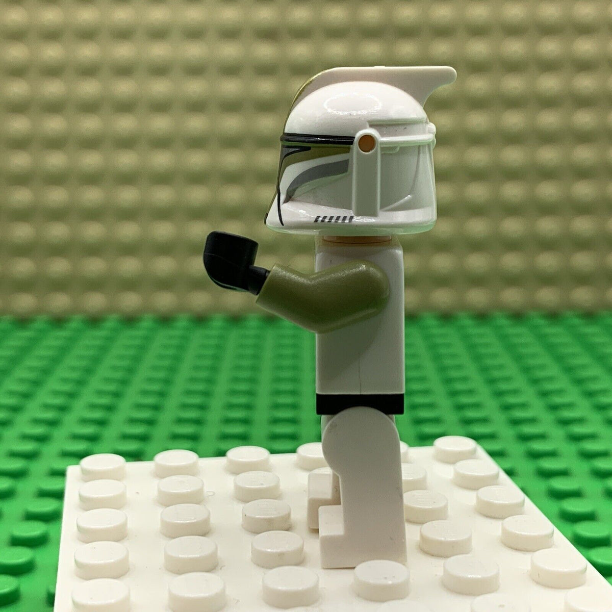 LEGO Star Wars Clone Trooper Sergeant Minifigure Olive Green sw0438 75000
