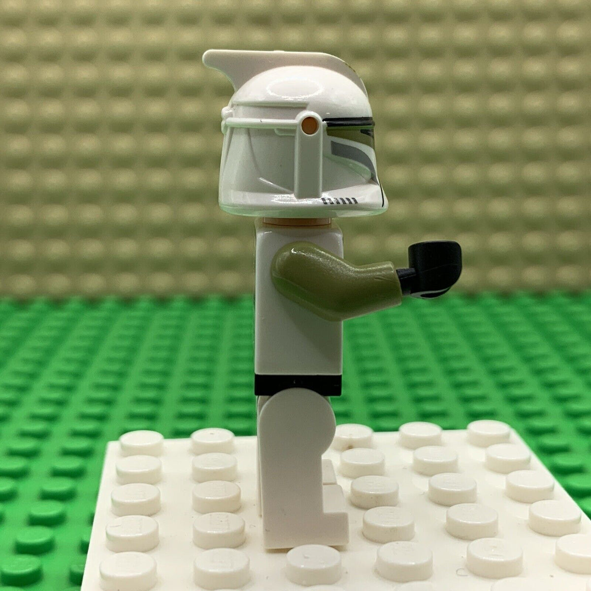 LEGO Star Wars Clone Trooper Sergeant Minifigure Olive Green sw0438 75000