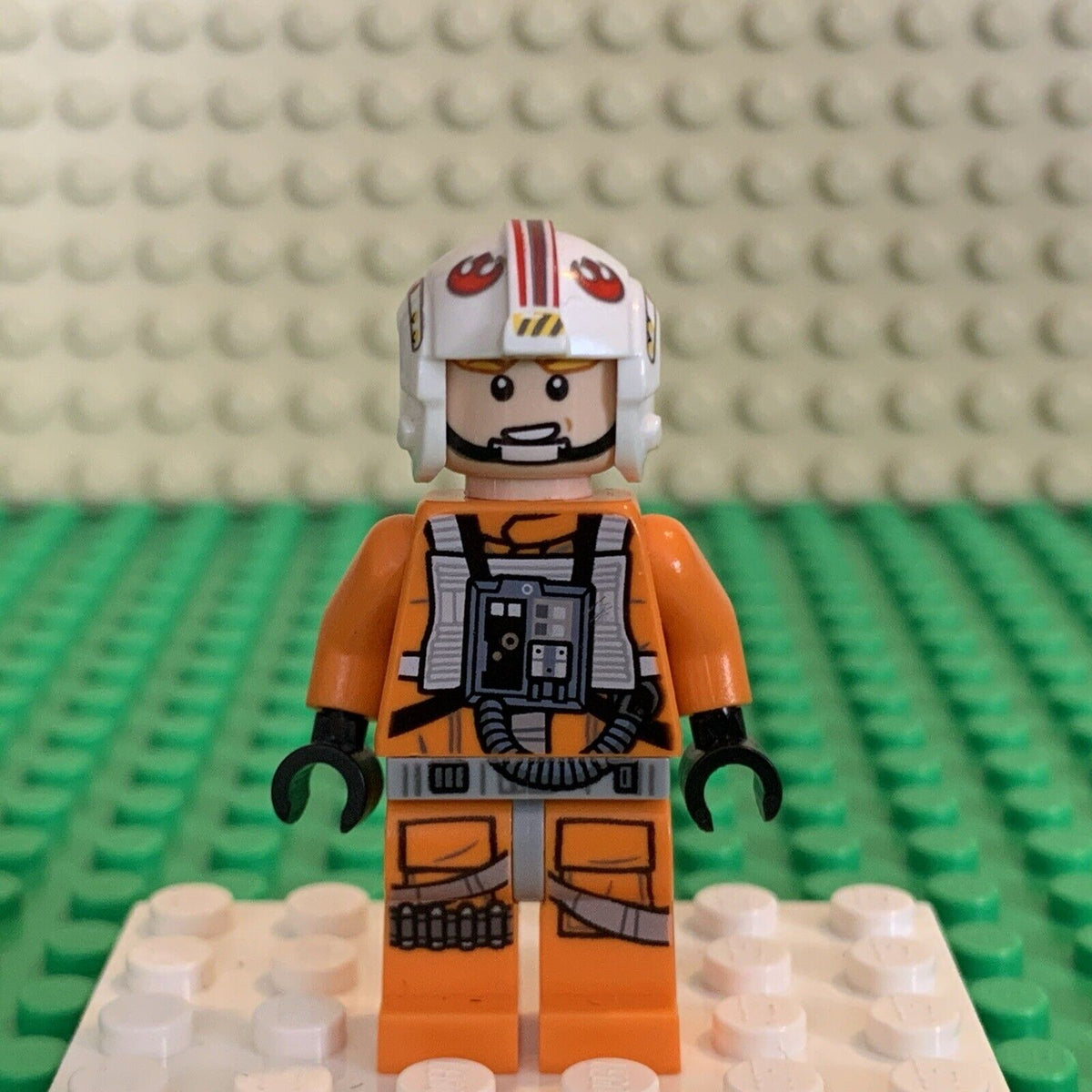 LEGO Star Wars Luke Skywalker Minifigure Pilot Printed Legs Visor Up Down sw0991