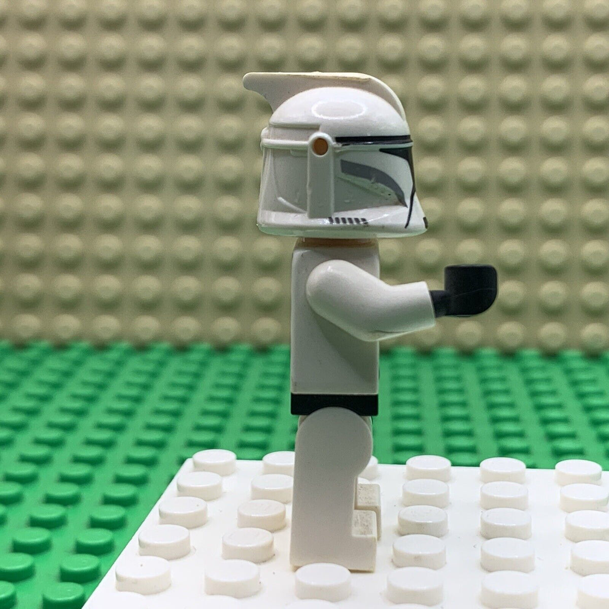 LEGO Star Wars Clone Trooper Phase 1 Minifigure Printed Legs Scowl 75206 sw0910