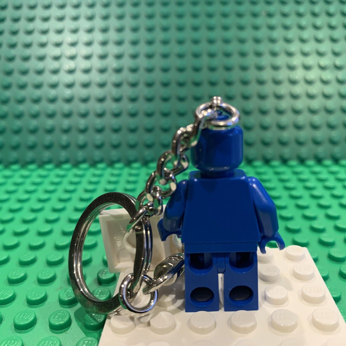 Lego VIP BLUE Minifigure Keychain VIP Exclusive Guy 854090 6339348 NWT Minifig