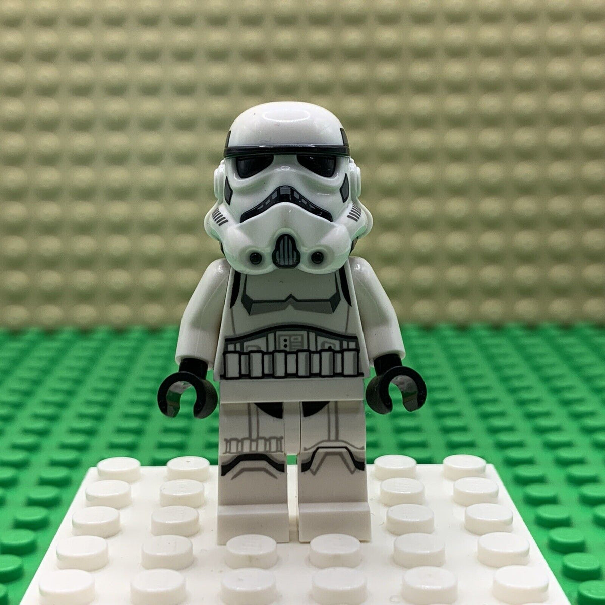 LEGO Star Wars Female Imperial Stormtrooper Minifigure - sw1275 - Set 75370