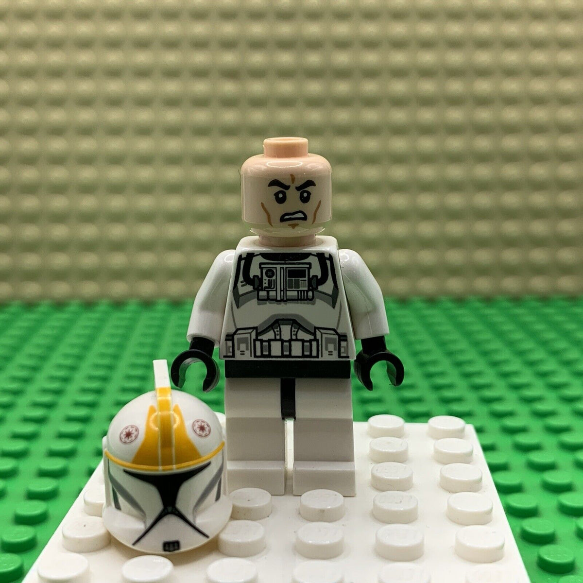 LEGO Star Wars CLONE PILOT PHASE I Trooper Minifigure sw0491 Yellow 75021 A10